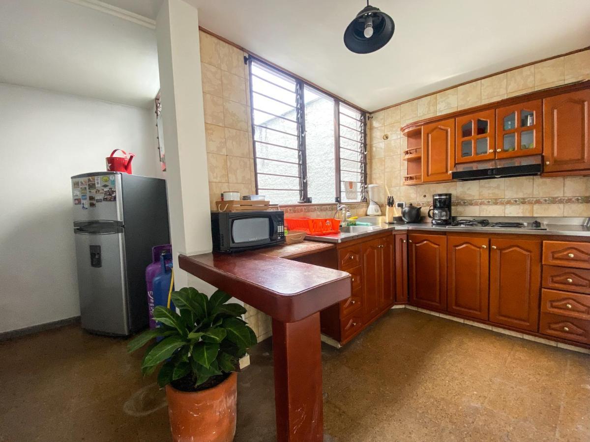 Oasis En El Corazon De Medellin, Laureles Apartment Екстериор снимка