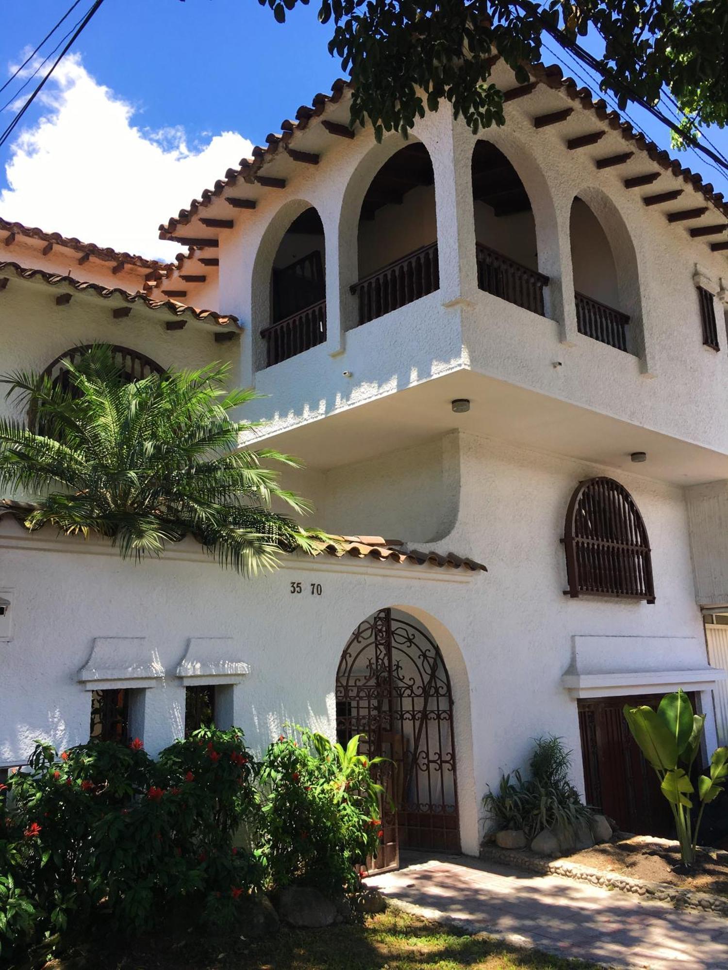 Oasis En El Corazon De Medellin, Laureles Apartment Екстериор снимка